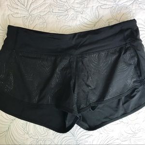 Lululemon Speed Short black print // size 6 // euc